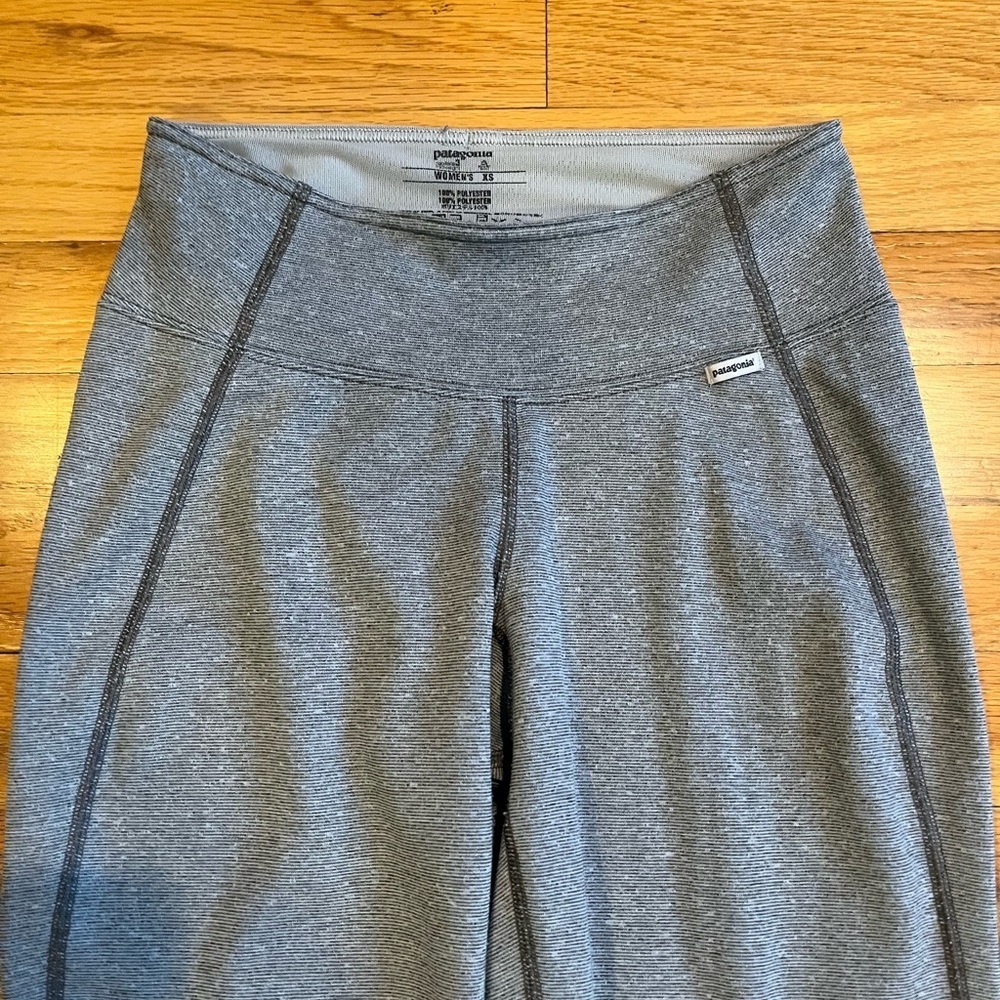 PATAGONIA Capilene Mid Weight Baselayer Leggings Pants Heathered Striped Gray XS - Picture 2 of 4